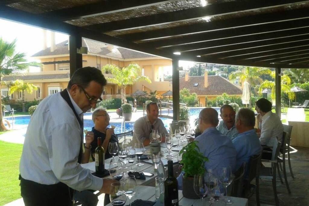 Lagenhet Med 4 Pooler, Gym, Restaurang & Jatte Nara Puerto Banus & Golf Apartamento